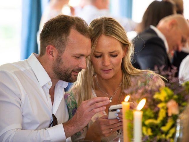 Le mariage de Natalie et Justin à Benest, Charente 55
