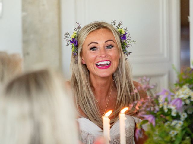 Le mariage de Natalie et Justin à Benest, Charente 60
