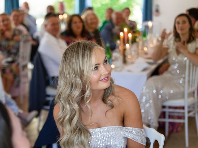 Le mariage de Natalie et Justin à Benest, Charente 64