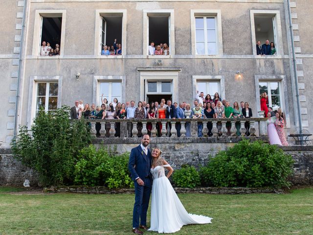 Le mariage de Natalie et Justin à Benest, Charente 72