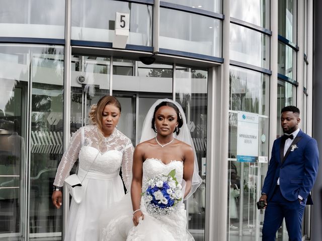 Le mariage de Ntondo et Naomie à Montereau, Loiret 11