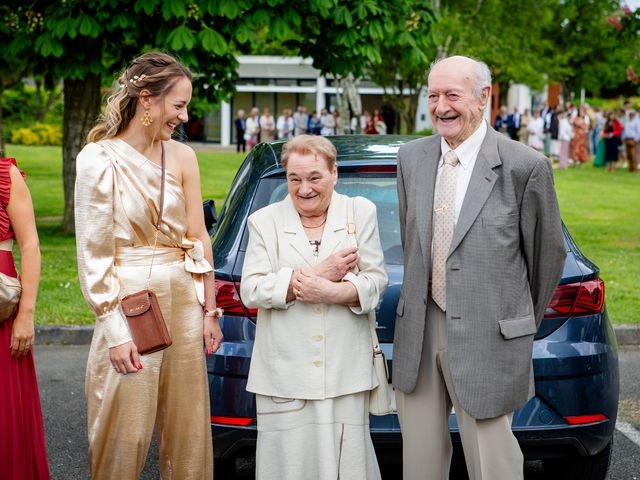 Le mariage de Dylan et Estelle à Changé, Mayenne 7