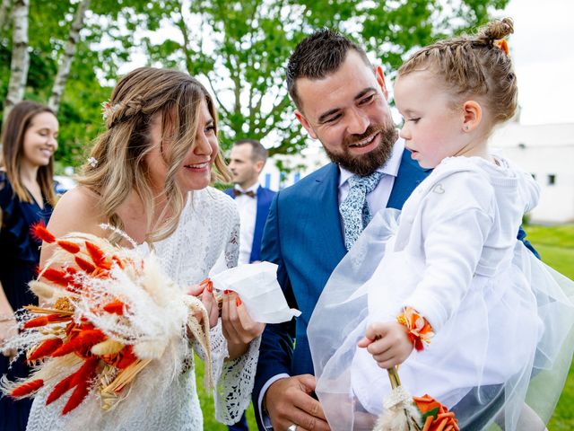 Le mariage de Dylan et Estelle à Changé, Mayenne 13