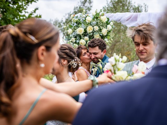 Le mariage de Thibaut et Cécile à Pertuis, Vaucluse 17