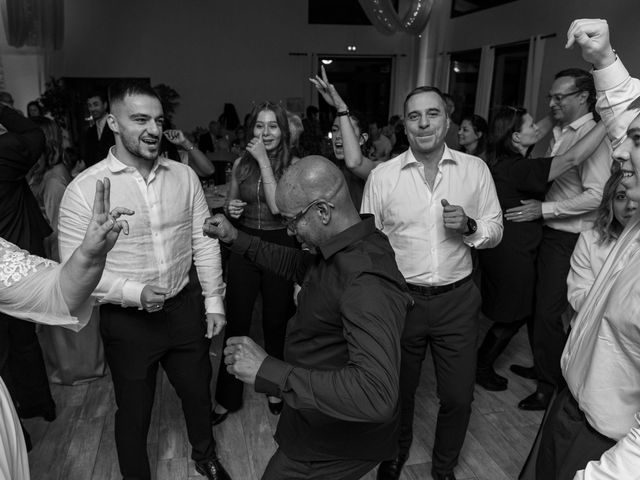 Le mariage de Alexandre et Nathalie à Ormesson-sur-Marne, Val-de-Marne 39