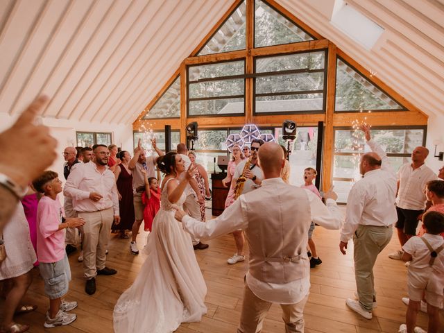 Le mariage de Florent et Coralie à Saint-Clair-sur-les-Monts, Seine-Maritime 68
