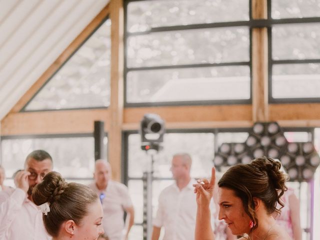 Le mariage de Florent et Coralie à Saint-Clair-sur-les-Monts, Seine-Maritime 72