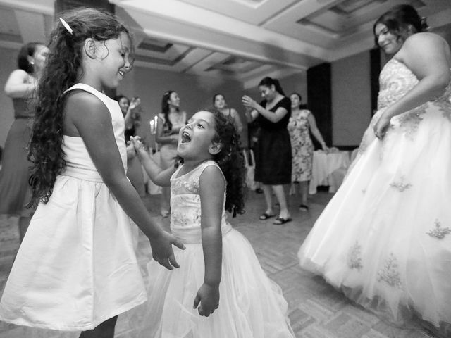 Le mariage de Nour et Zilfuye à Divonne-les-Bains, Ain 12