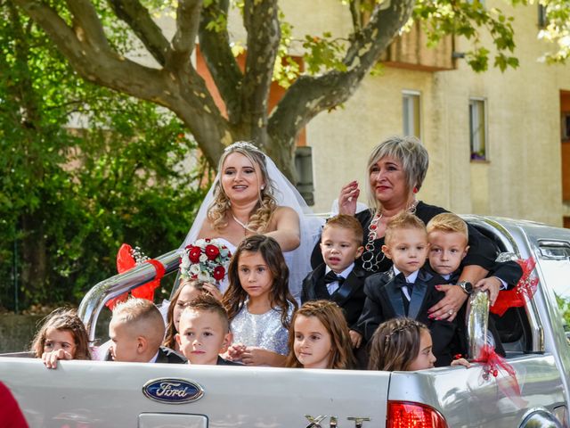 Le mariage de Fabien et Andréa à Pertuis, Vaucluse 12