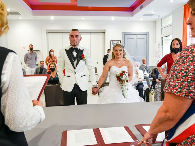 Le mariage de Fabien et Andréa à Pertuis, Vaucluse 15