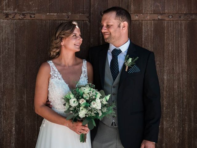 Le mariage de Julien et Marion à Breuillet, Charente Maritime 24