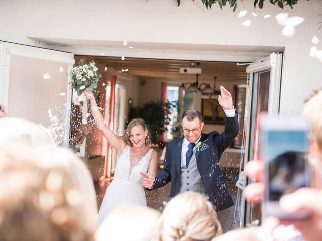 Le mariage de Julien et Marion à Breuillet, Charente Maritime 27