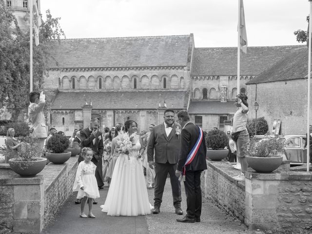 Le mariage de Mickael et Aurélie à Creully, Calvados 14