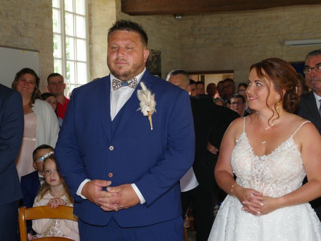 Le mariage de Mickael et Aurélie à Creully, Calvados 15