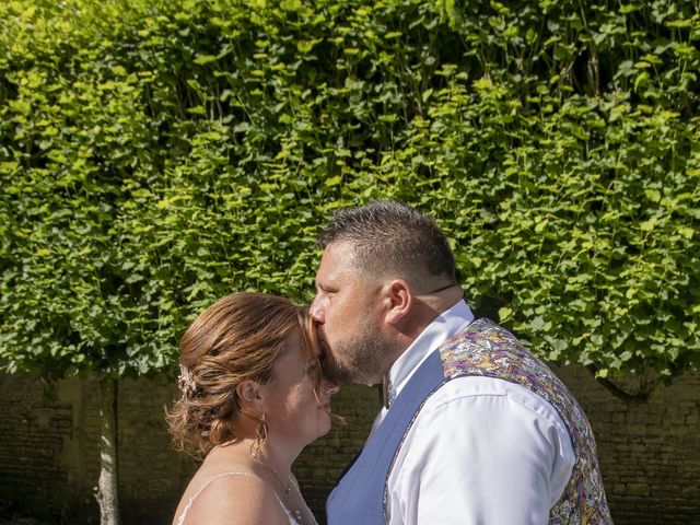 Le mariage de Mickael et Aurélie à Creully, Calvados 25