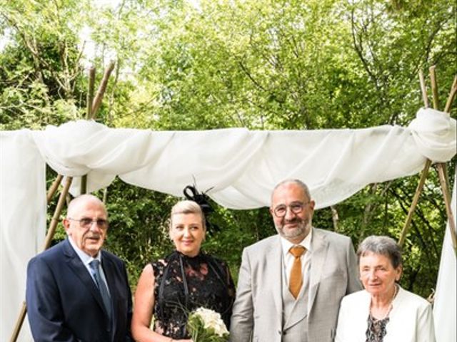 Le mariage de Pedro et Anne-Sophie à Lons-le-Saunier, Jura 12