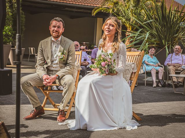 Le mariage de Christopher et Céline à Cantin, Nord 33