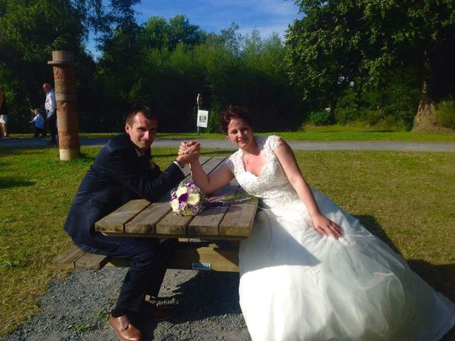 Le mariage de Yohan  et Sandra à Saint-Georges-de-Bohon, Manche 53