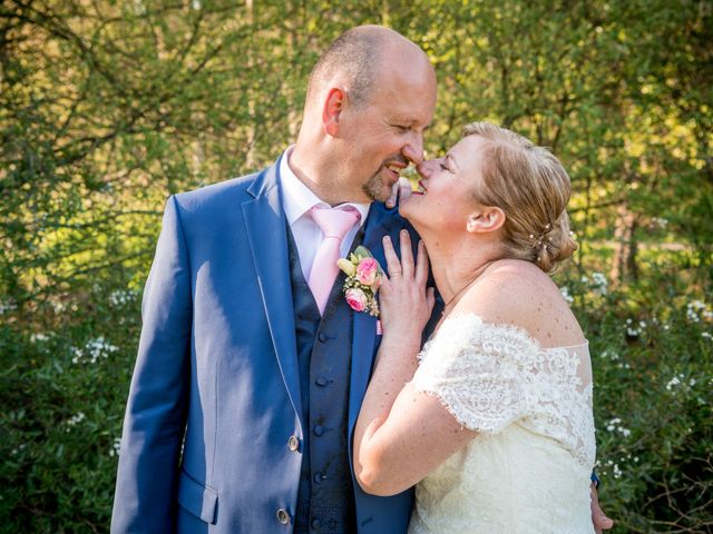 Le mariage de Laurent et Véronique à Guissény, Finistère 35