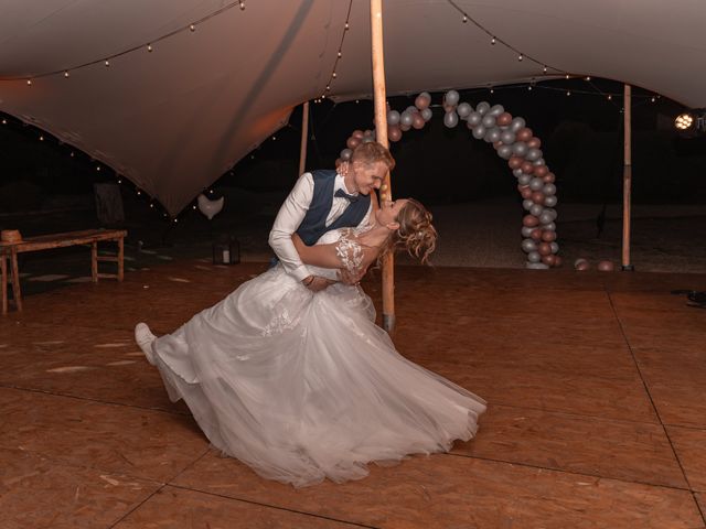 Le mariage de Quentin et Camille à Saint-Savinien, Charente Maritime 136