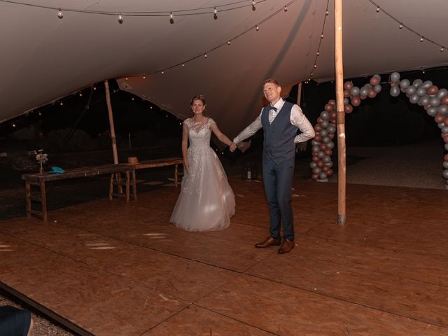 Le mariage de Quentin et Camille à Saint-Savinien, Charente Maritime 141