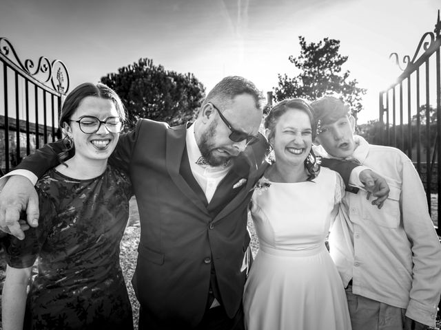 Le mariage de Adrien et Anne à Sainte-Bazeille, Lot-et-Garonne 35