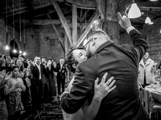 Le mariage de Adrien et Anne à Sainte-Bazeille, Lot-et-Garonne 56