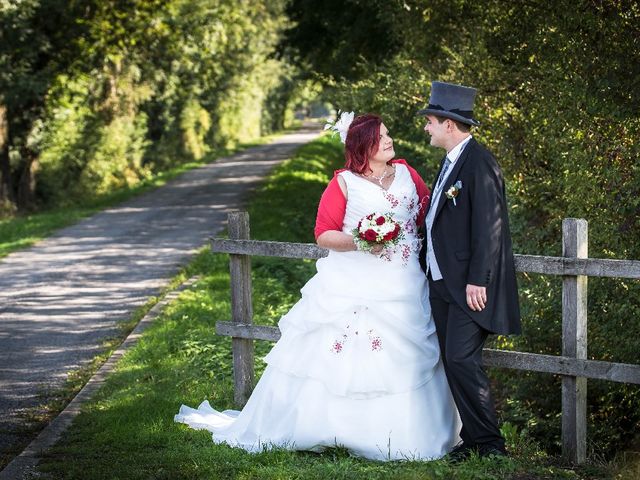 Le mariage de Jimmy et Camille à Dommartin, Ain 2