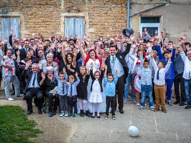 Le mariage de Jimmy et Camille à Dommartin, Ain 3