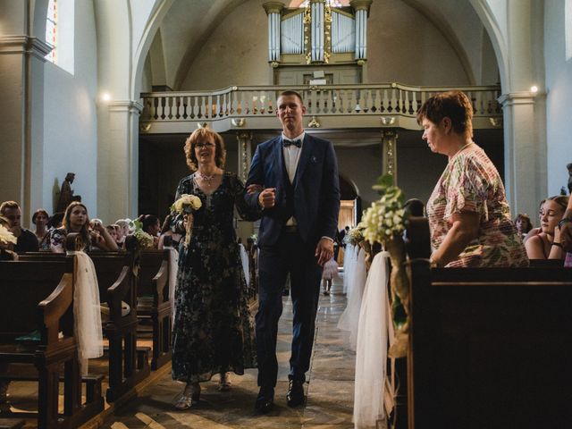 Le mariage de Florent et Laetitia à Dambelin, Doubs 23