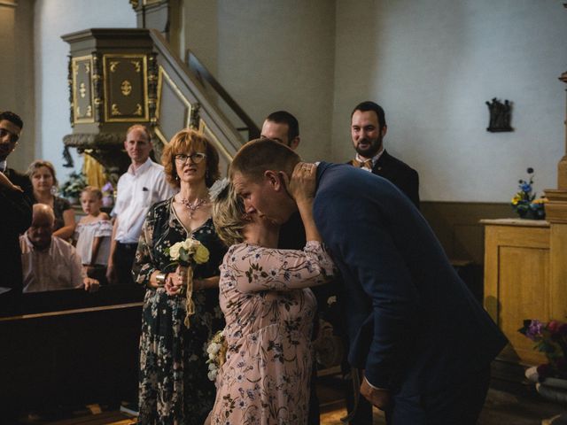 Le mariage de Florent et Laetitia à Dambelin, Doubs 26