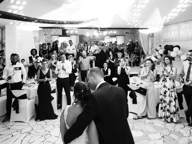 Le mariage de Ludovic et Elodie à Vouillé, Vienne 21
