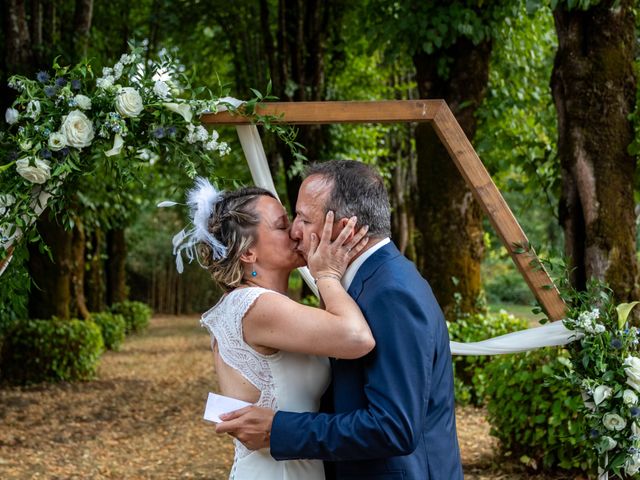 Le mariage de David et Coraline à Abzac, Gironde 24