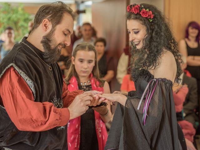 Le mariage de Josh et Laure à Marcilly-d&apos;Azergues, Rhône 9