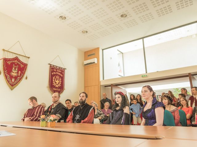 Le mariage de Josh et Laure à Marcilly-d&apos;Azergues, Rhône 10