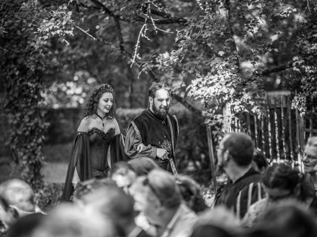 Le mariage de Josh et Laure à Marcilly-d&apos;Azergues, Rhône 13