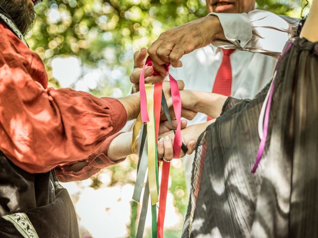 Le mariage de Josh et Laure à Marcilly-d&apos;Azergues, Rhône 15