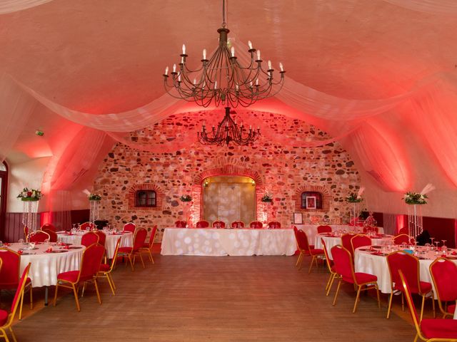 Le mariage de Ludovic et Sabrina à Collanges, Puy-de-Dôme 43