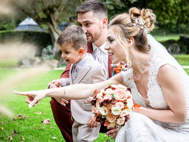 Le mariage de Jeremy et Marine à Saint-Georges-les-Bains, Ardèche 16