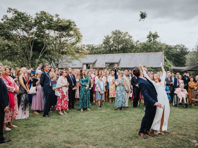 Le mariage de Théau et Daphné à Treffléan, Morbihan 80