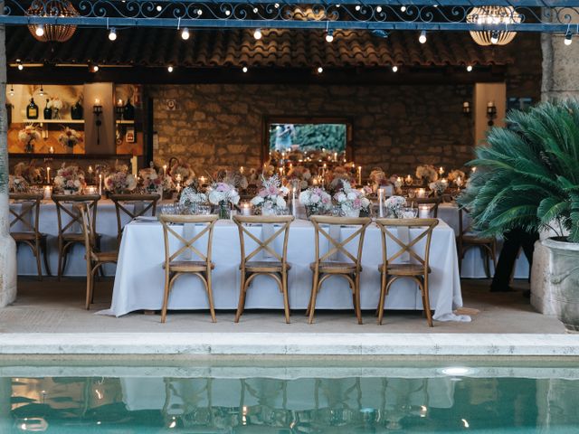 Le mariage de Pierre-Jean et Marine à Tarascon, Bouches-du-Rhône 24