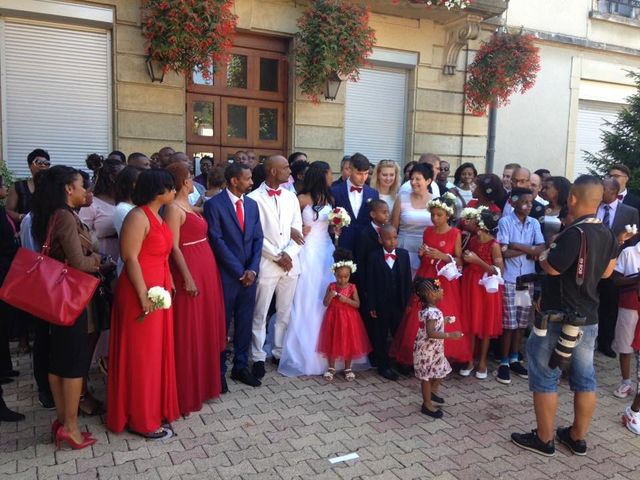 Le mariage de Roger et Cassandra  à Nivolas-Vermelle, Isère 8