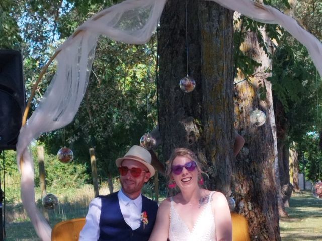 Le mariage de Flo et Emi à Puybegon, Tarn 2