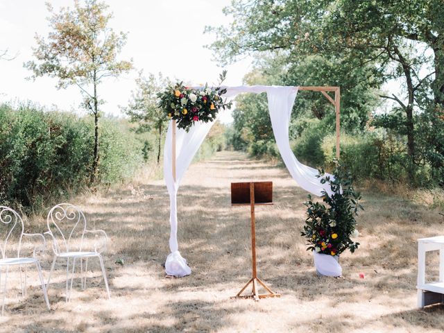 Le mariage de Baptiste et Elvine à Salt-en-Donzy, Loire 16