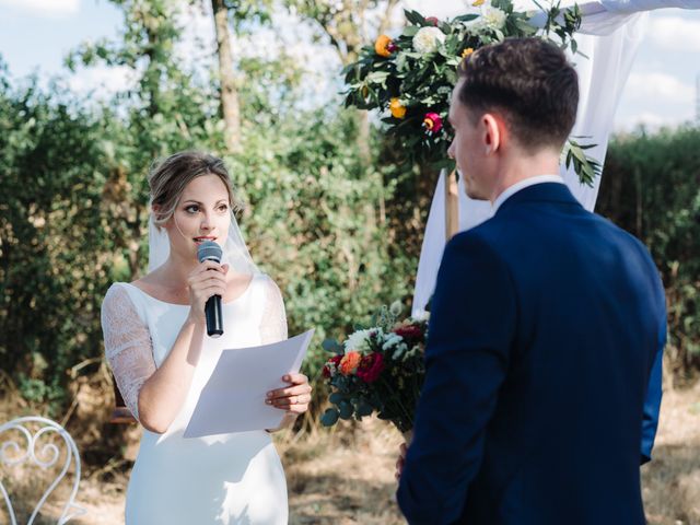 Le mariage de Baptiste et Elvine à Salt-en-Donzy, Loire 21