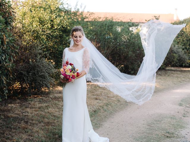 Le mariage de Baptiste et Elvine à Salt-en-Donzy, Loire 33