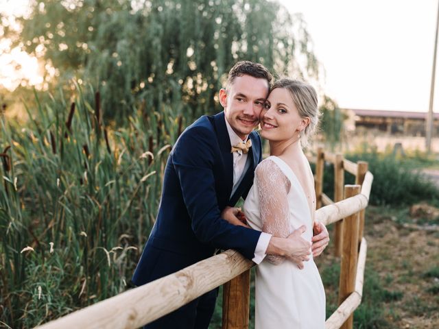 Le mariage de Baptiste et Elvine à Salt-en-Donzy, Loire 35