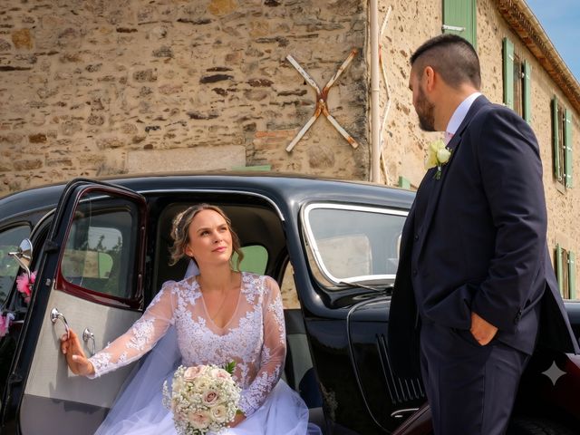Le mariage de Nicolas et Sophie à Fougeré, Vendée 13