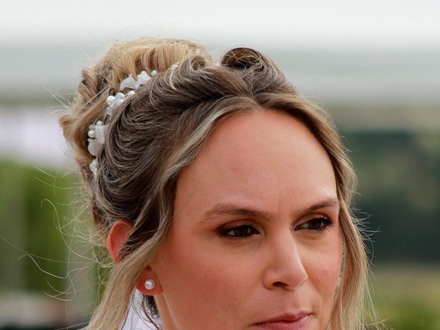 Le mariage de Nicolas et Sophie à Fougeré, Vendée 18