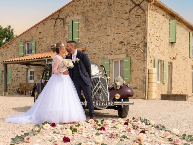 Le mariage de Nicolas et Sophie à Fougeré, Vendée 20